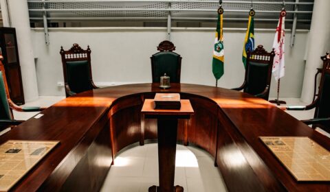 Público pode conferir exposição Rememorando com peças históricas do TJCE no Fórum Clóvis Beviláqua