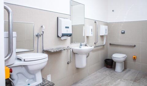 Acessibilidade: TJCE disponibiliza banheiro exclusivo para pessoas ostomizadas