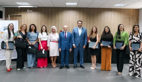 TJCE entrega novos computadores e magistrados(as) e servidores(as) elogiam política de valorização do Interior na atual Gestão