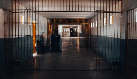 Decisão da Justiça estadual mantém líder do furto ao Banco Central em presídio federal