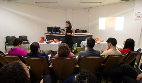 Lançado livro que reúne textos literários de integrantes do Clube de Leitura Amélia Beviláqua