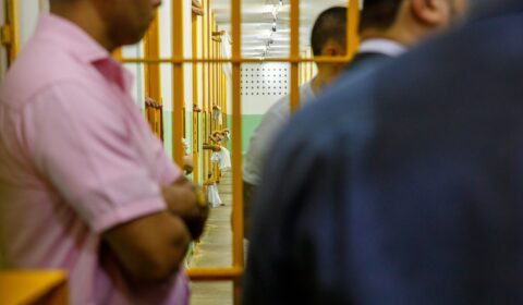 Corregedoria de Presídios busca soluções para melhorar atendimento jurídico a internos e evitar superlotação do sistema prisional 