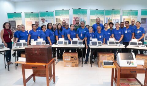 Projeto “Ler é Legal” do Judiciário cearense leva alunos para visita guiada ao TRE
