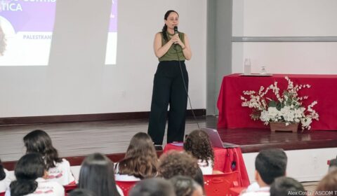 Justiça cearense promove palestra sobre combate à violência contra a mulher para estudantes de Caucaia