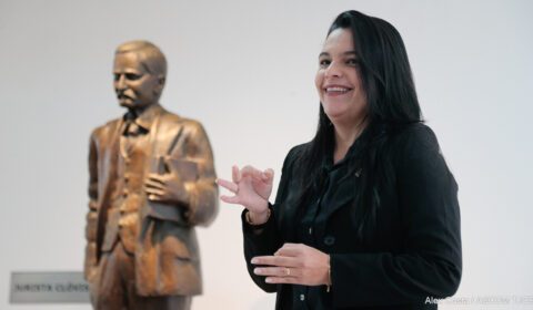 Atuação de tradutores e intérpretes de Libras aproxima a Justiça cearense da comunidade surda 