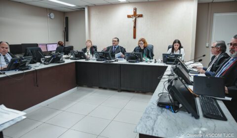 Farmacêutico que teve o carro roubado e não recebeu o valor contratado com seguradora deve ser indenizado