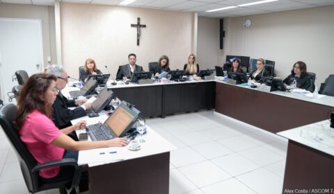 Taxista que ficou mais de um ano aguardando o conserto de carro será indenizado por seguradora