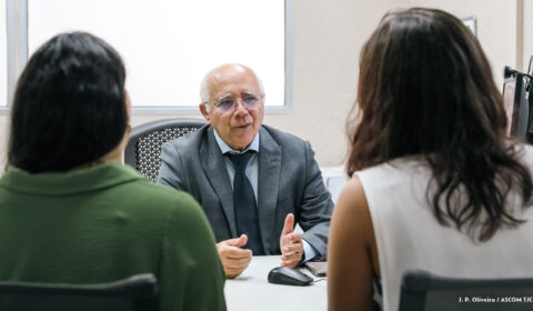 Magistrados e servidores aposentados atuam como conciliadores e mediadores voluntários da Justiça cearense
