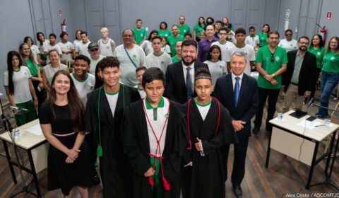 Estudantes cegos de Fortaleza vivem dia histórico com júri simulado promovido pelo Tribunal de Justiça do Ceará