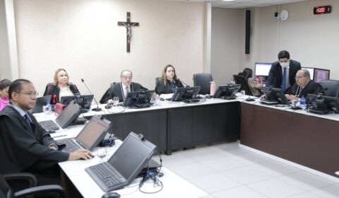 Companhia aérea deverá indenizar casal que teve passagens indevidamente canceladas