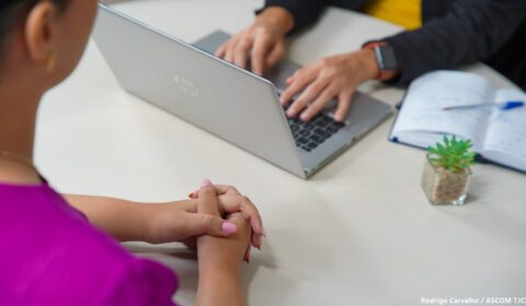 Juizados da Mulher de Caucaia, Crato e Sobral julgaram mais de 6,7 mil processos em dois anos de funcionamento 