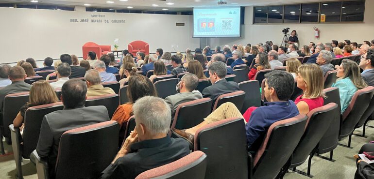 Esmec lança livro em homenagem ao desembargador Fernando Luiz Ximenes Rocha