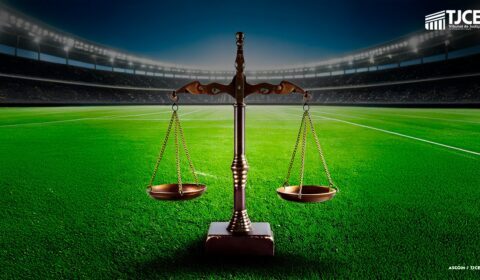 Mulher que teve bicicleta roubada enquanto trabalhava em estádio de futebol deve ser indenizada