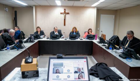 Construtora deve ressarcir e indenizar professora por atraso na entrega de imóvel