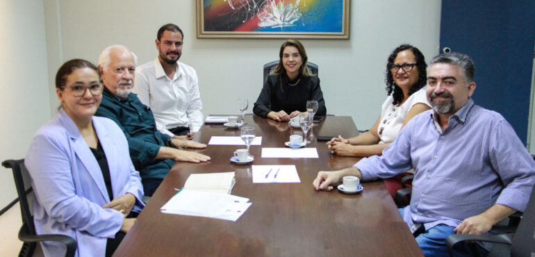 Esmec realiza reunião com a Coordenação do Programa de Pós-graduação em Planejamento Políticas Públicas da UECE