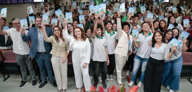 Esmec recebe a juíza-ouvidora do Supremo Tribunal Federal para palestra com estudantes do ensino médio 