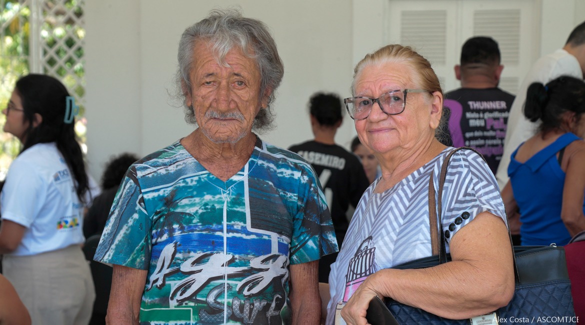 Foto de Dona Maria ao lado de Pedro Foto de Dona Maria ao lado de Pedro