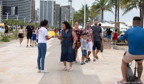 Campanha do TJCE “Férias sem Violência” mobiliza frequentadores da Avenida Beira Mar