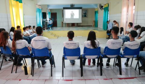 Justiça em Libras: estudantes surdas(os) assistem pela primeira vez videoaulas sobre o funcionamento do Poder Judiciário