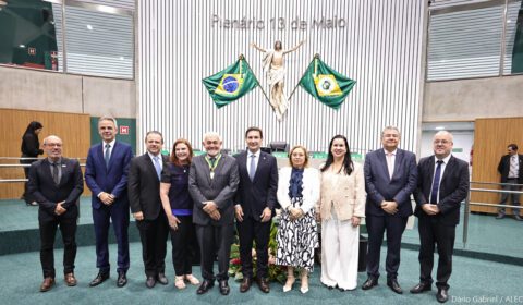 Desembargador Durval Aires Filho recebe Medalha Plenário 13 de maio
