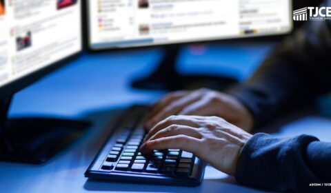 Justiça condena homem que postou mensagens ofensivas à comunidade LGBTQIA+ em seu perfil no Facebook