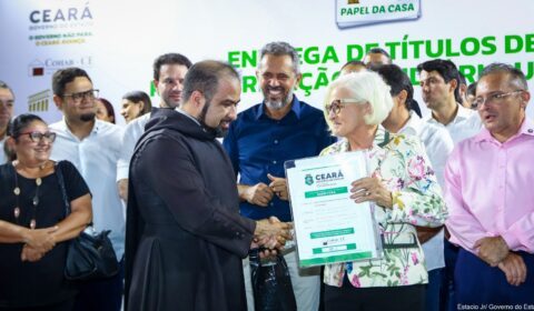 Judiciário cearense entrega 333 títulos de regularização fundiária em Fortaleza