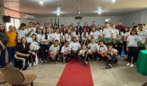 ”Escrever para Transformar”: Comarca de Iguatu premia jovens por redação sobre combate à violência doméstica