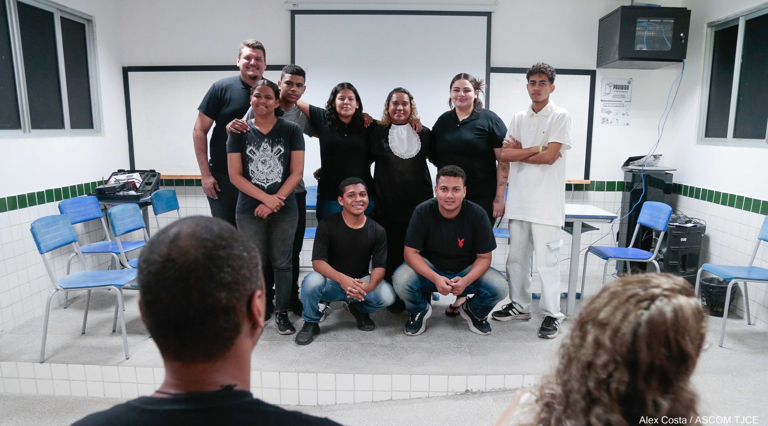 Justiça em Libras” promove júri em escola pública e desperta nas alunas(as) surdas(s) o interesse para conhecerem sobre seus direitos