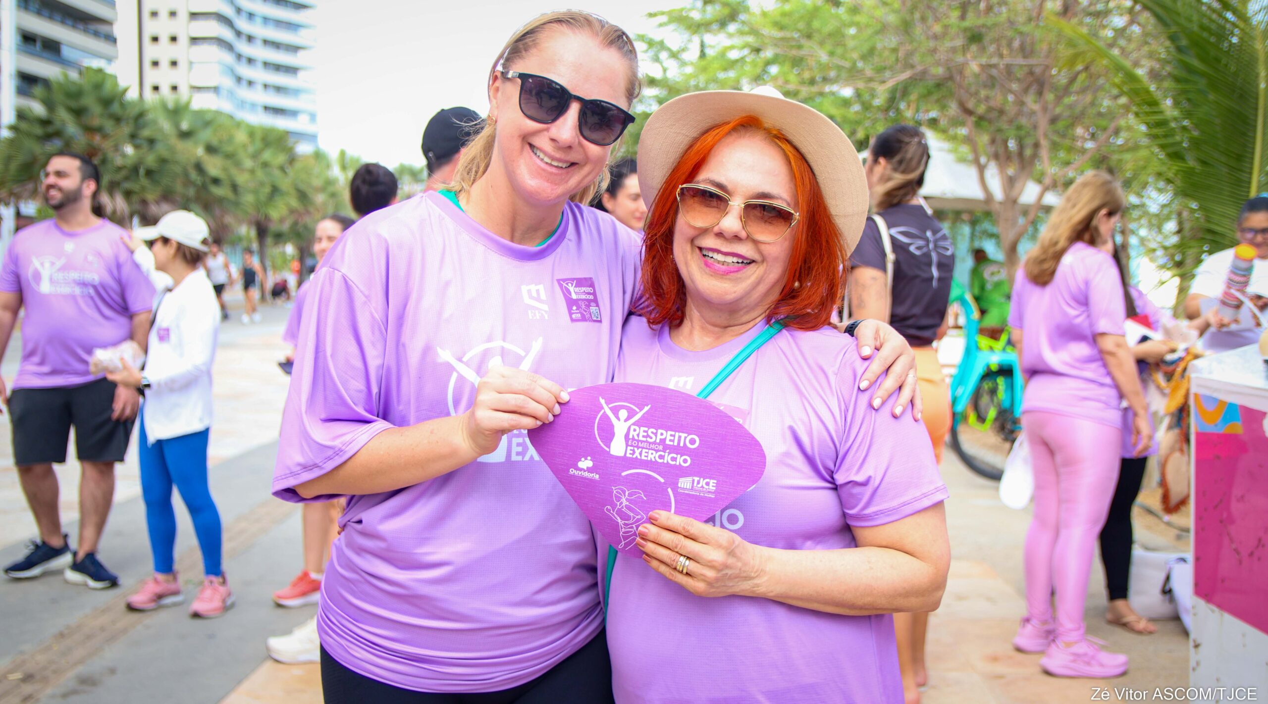 “Respeito é o Melhor Exercício”: TJCE mobiliza praticantes de atividades físicas na Beira Mar para reforçar o combate à violência contra a mulher