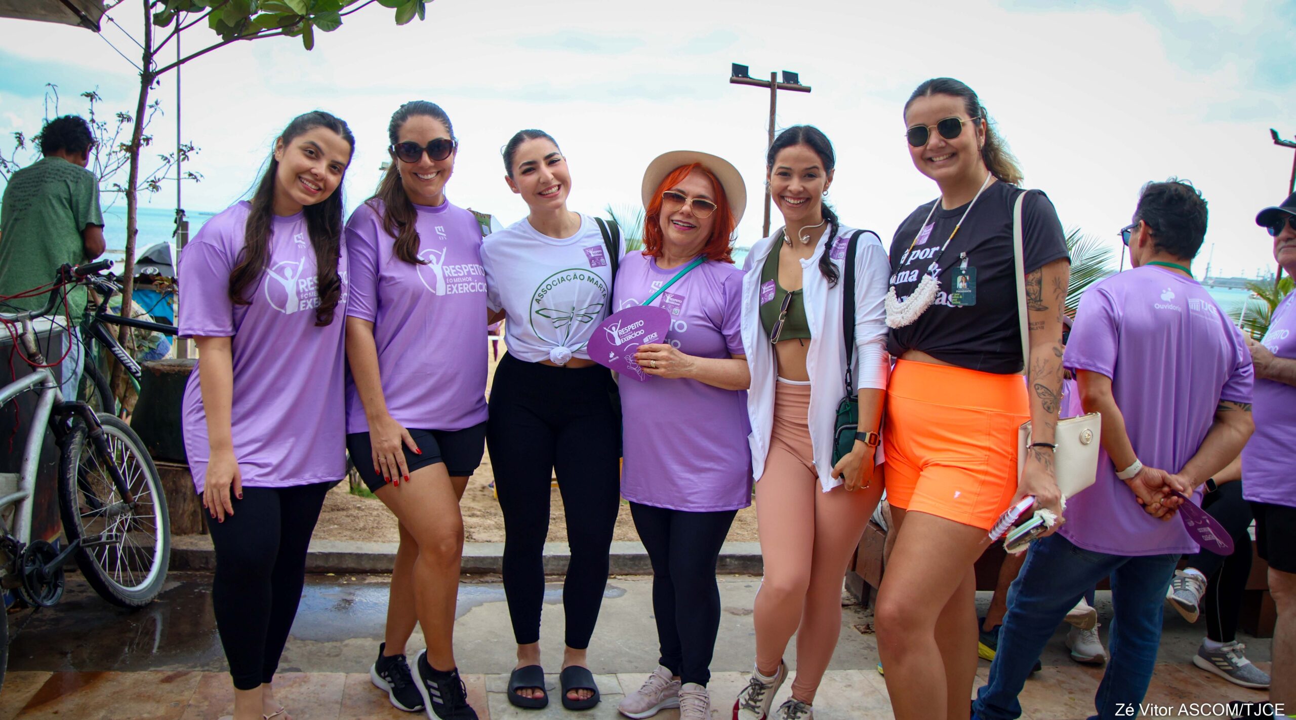 “Respeito é o Melhor Exercício”: TJCE mobiliza praticantes de atividades físicas na Beira Mar para reforçar o combate à violência contra a mulher