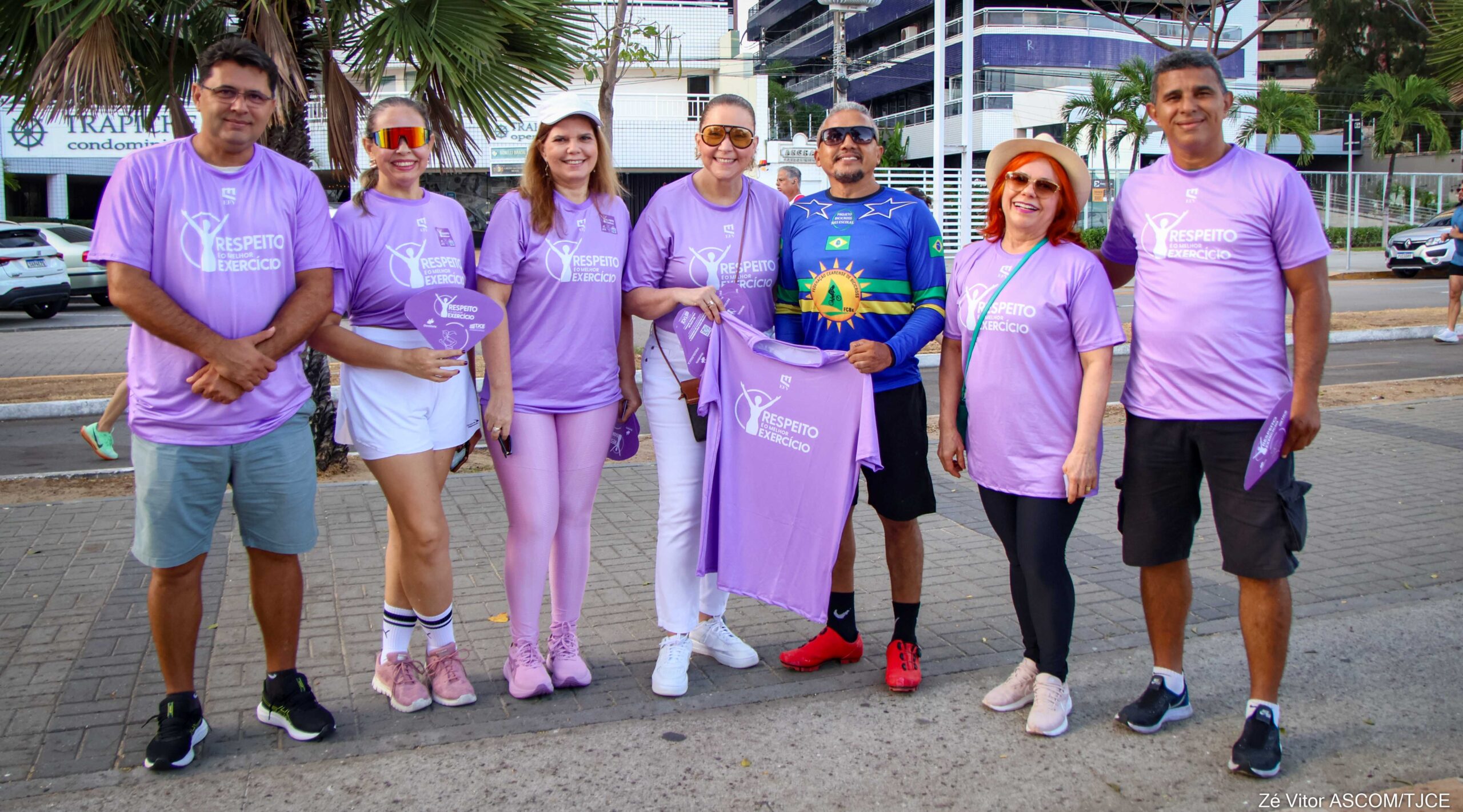 “Respeito é o Melhor Exercício”: TJCE mobiliza praticantes de atividades físicas na Beira Mar para reforçar o combate à violência contra a mulher