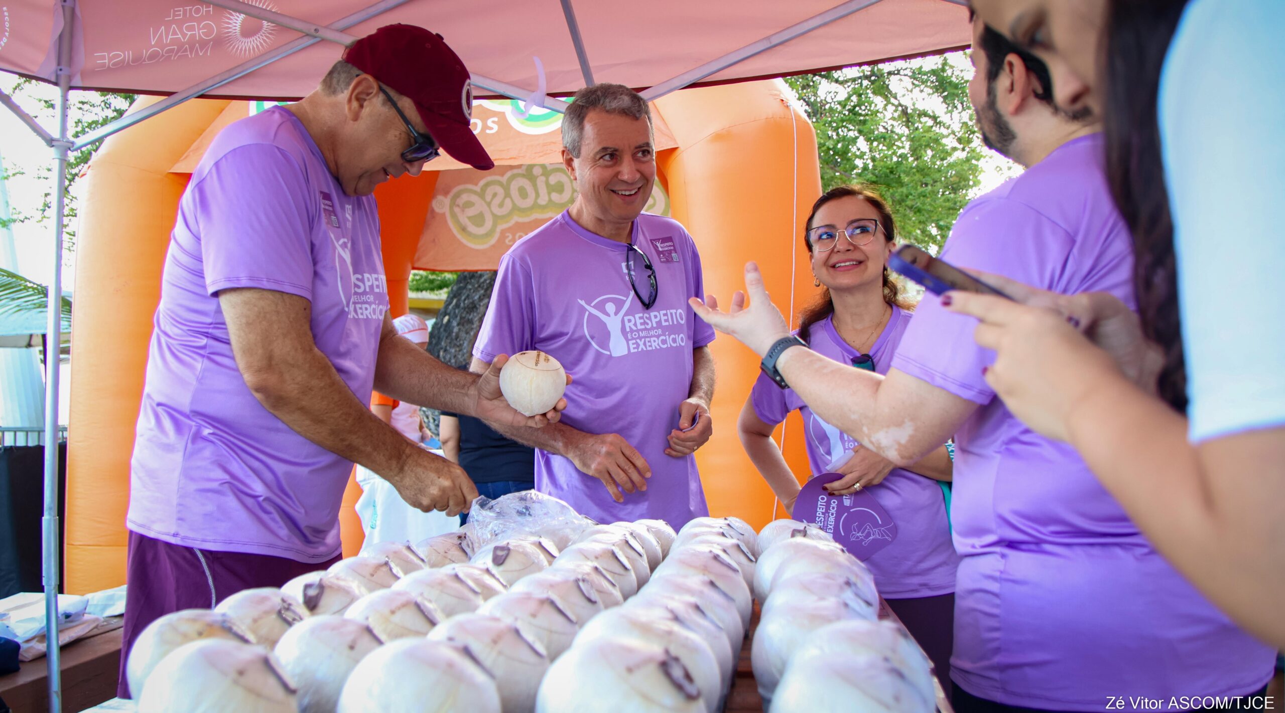 “Respeito é o Melhor Exercício”: TJCE mobiliza praticantes de atividades físicas na Beira Mar para reforçar o combate à violência contra a mulher