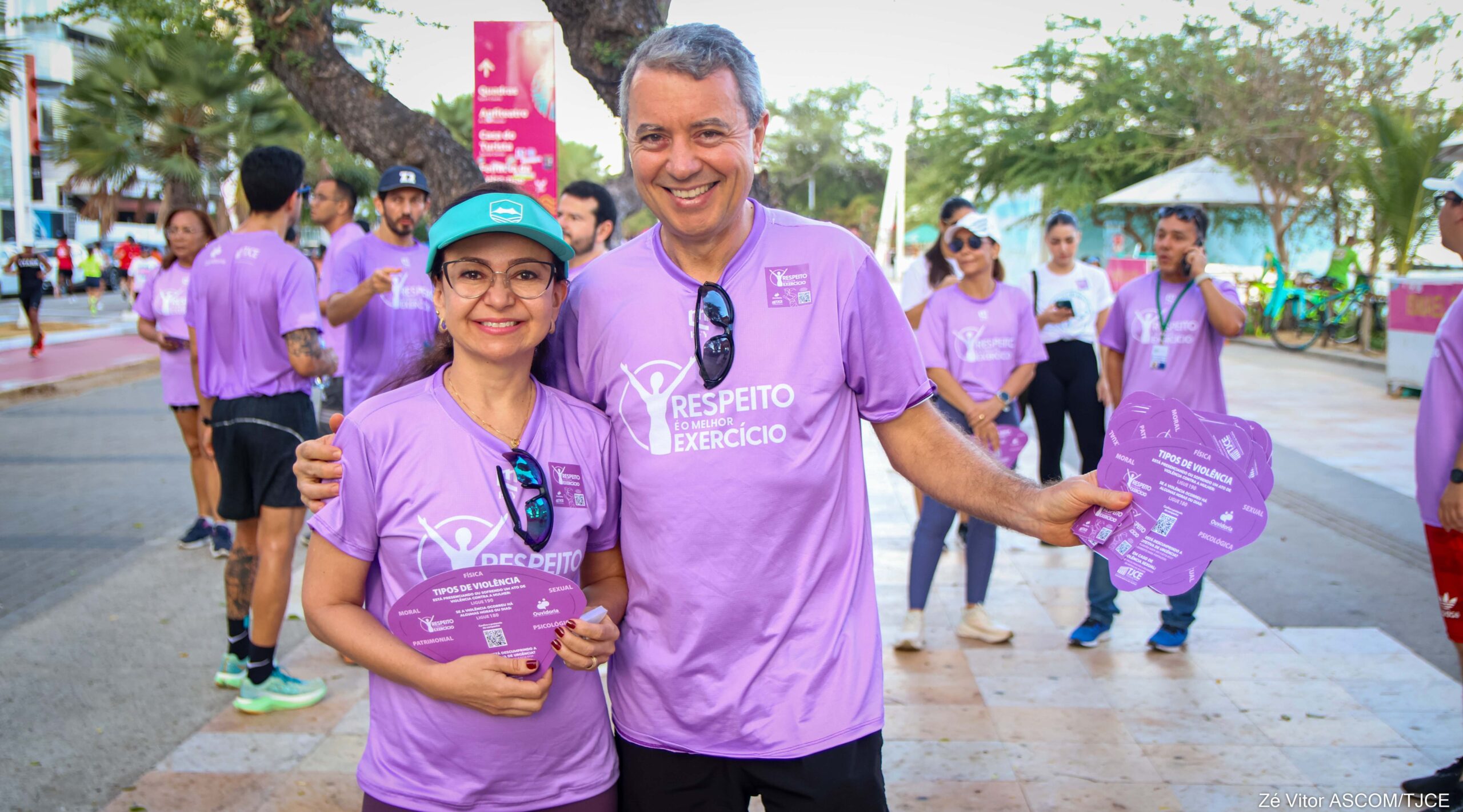 “Respeito é o Melhor Exercício”: TJCE mobiliza praticantes de atividades físicas na Beira Mar para reforçar o combate à violência contra a mulher
