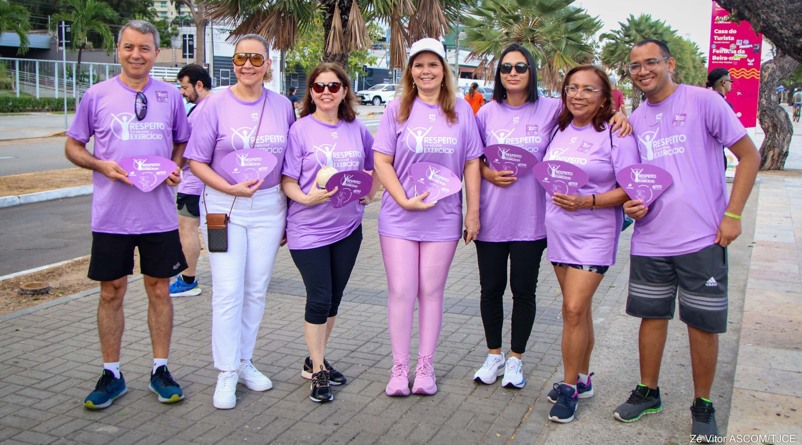 “Respeito é o Melhor Exercício”: TJCE mobiliza praticantes de atividades físicas na Beira Mar para reforçar o combate à violência contra a mulher