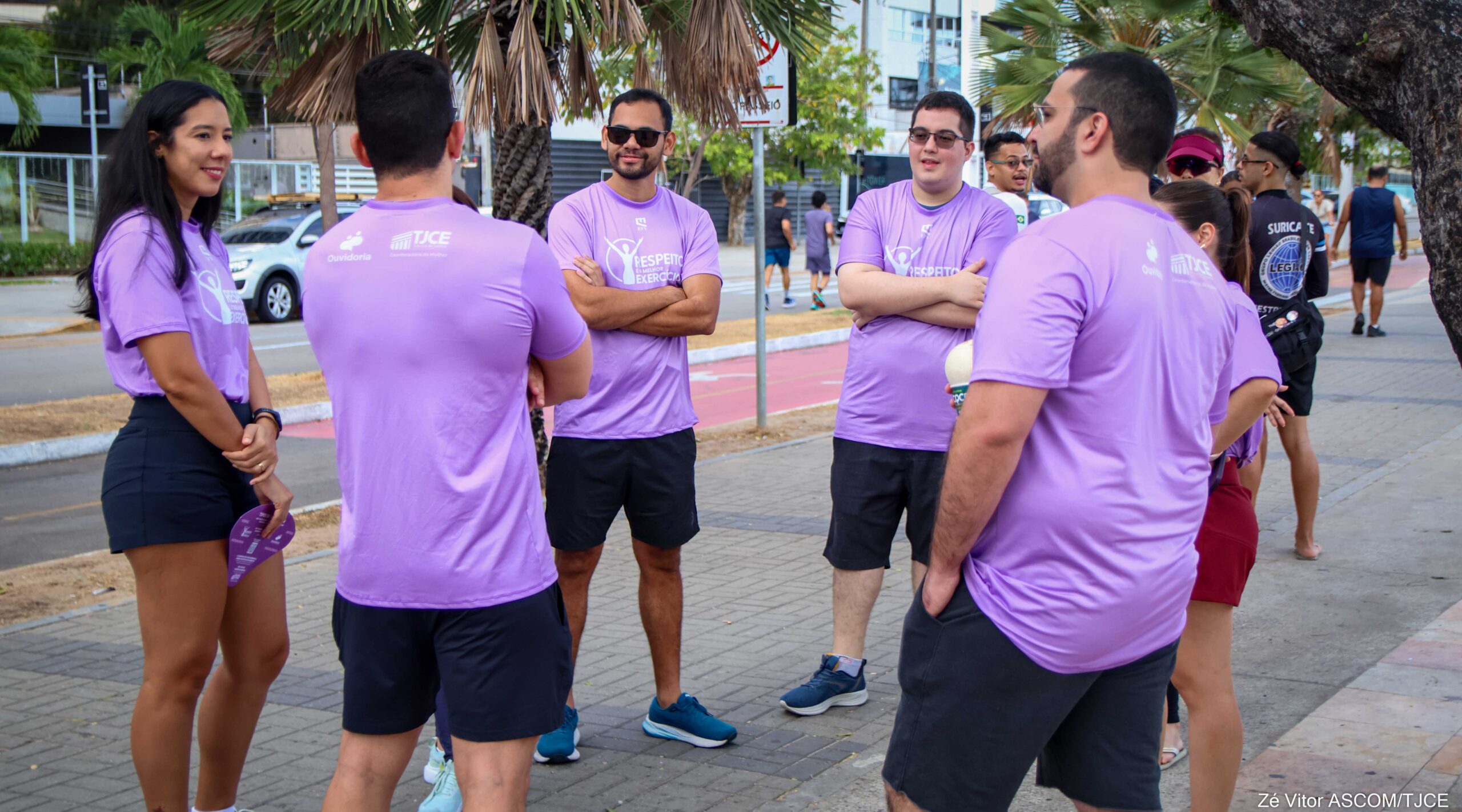 “Respeito é o Melhor Exercício”: TJCE mobiliza praticantes de atividades físicas na Beira Mar para reforçar o combate à violência contra a mulher