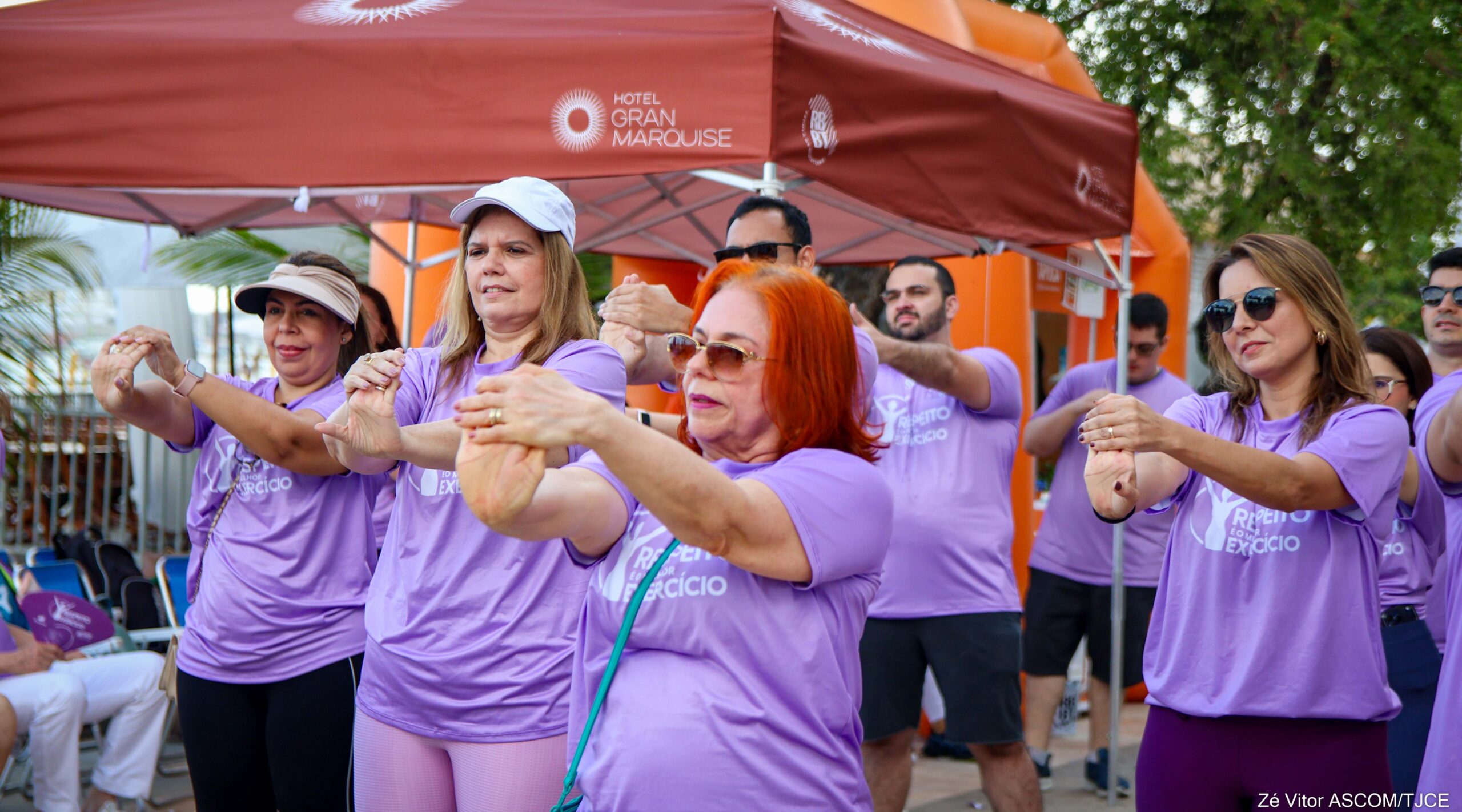 “Respeito é o Melhor Exercício”: TJCE mobiliza praticantes de atividades físicas na Beira Mar para reforçar o combate à violência contra a mulher