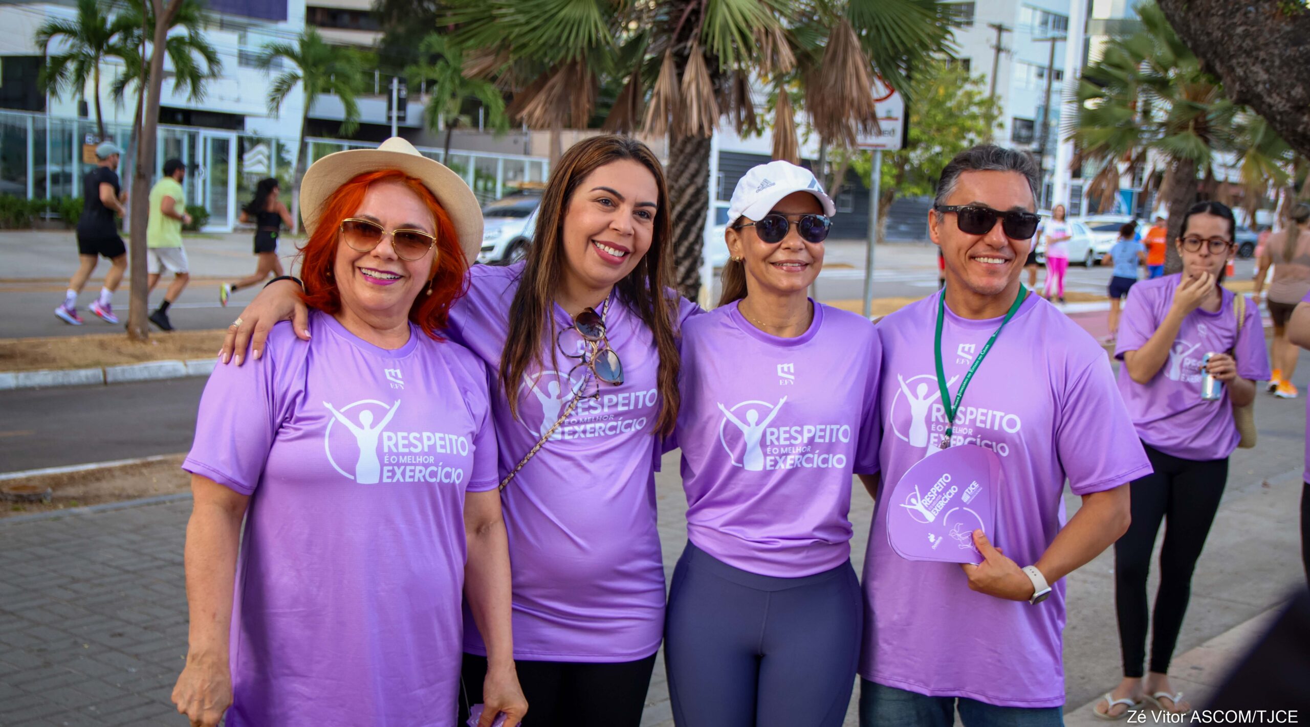 “Respeito é o Melhor Exercício”: TJCE mobiliza praticantes de atividades físicas na Beira Mar para reforçar o combate à violência contra a mulher