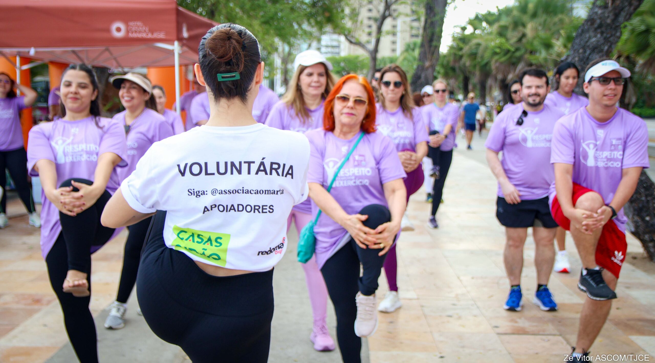 “Respeito é o Melhor Exercício”: TJCE mobiliza praticantes de atividades físicas na Beira Mar para reforçar o combate à violência contra a mulher