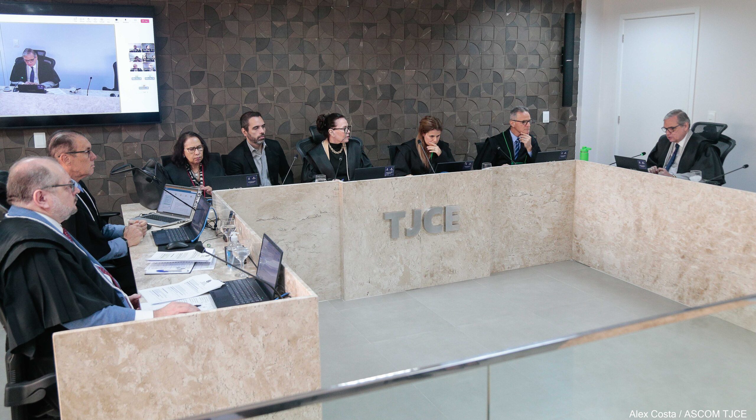 Justiça condena bancos a indenizarem vítima do golpe do PIX