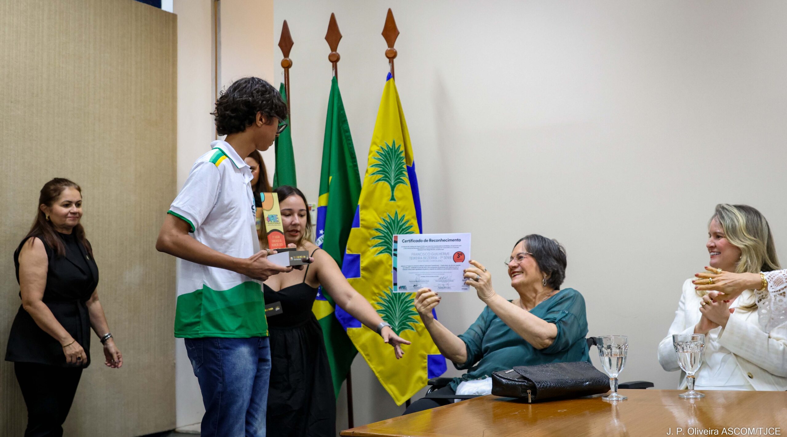 Arte para transformar: projeto premia redações e pinturas escolares sobre combate à violência contra a mulher