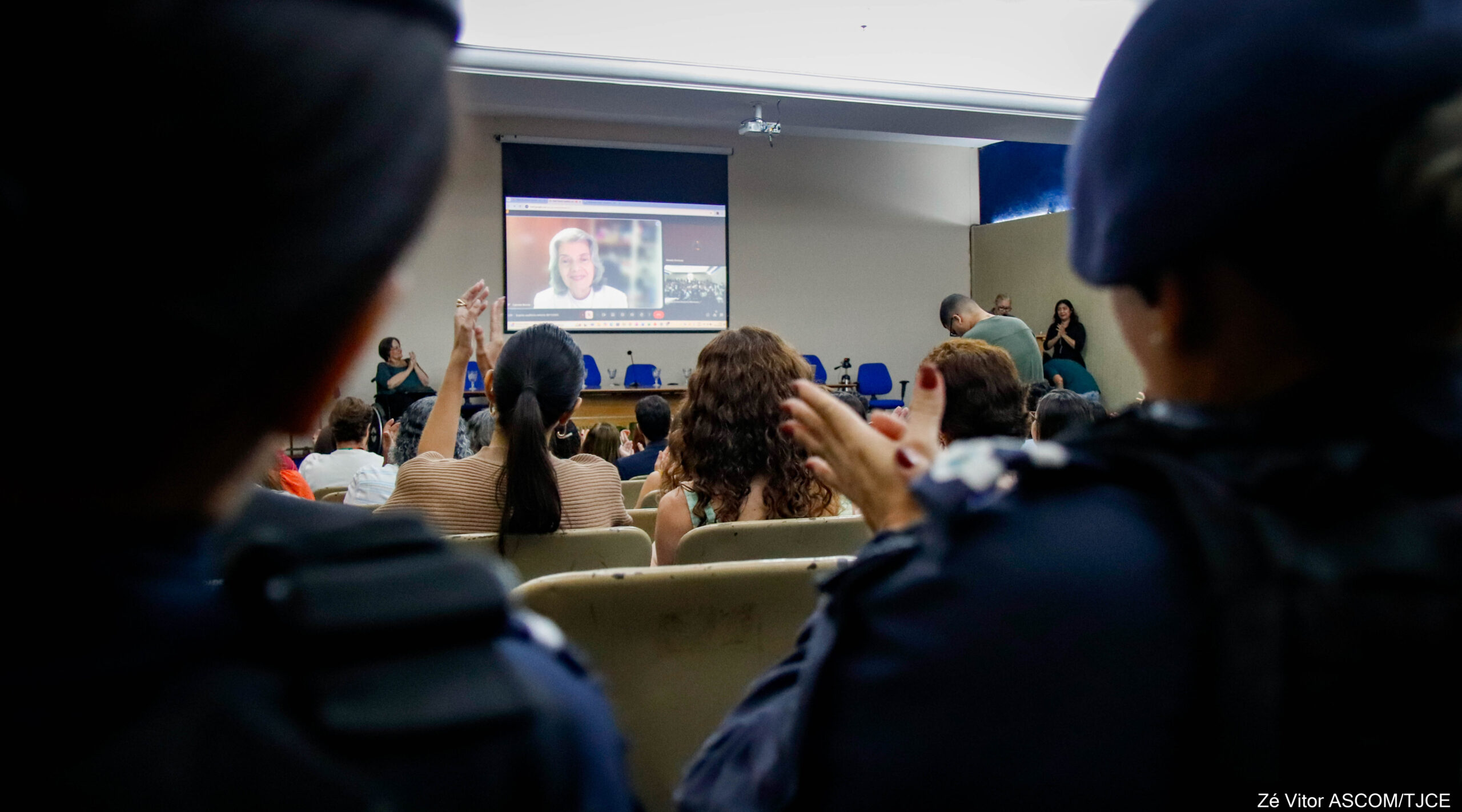 Arte para transformar: projeto premia redações e pinturas escolares sobre combate à violência contra a mulher
