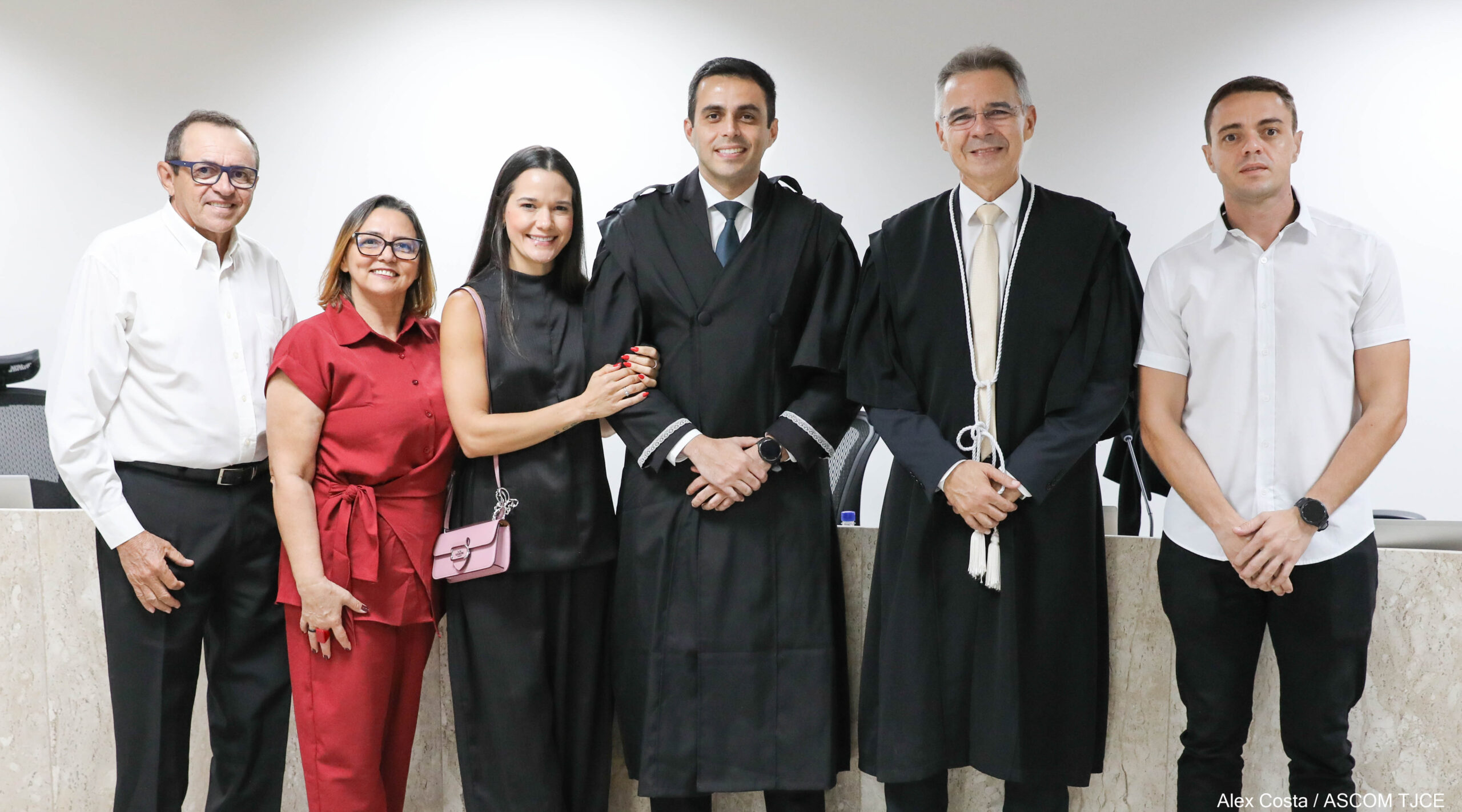 TJCE empossa cinco magistradas(os) por meio de permuta interestadual