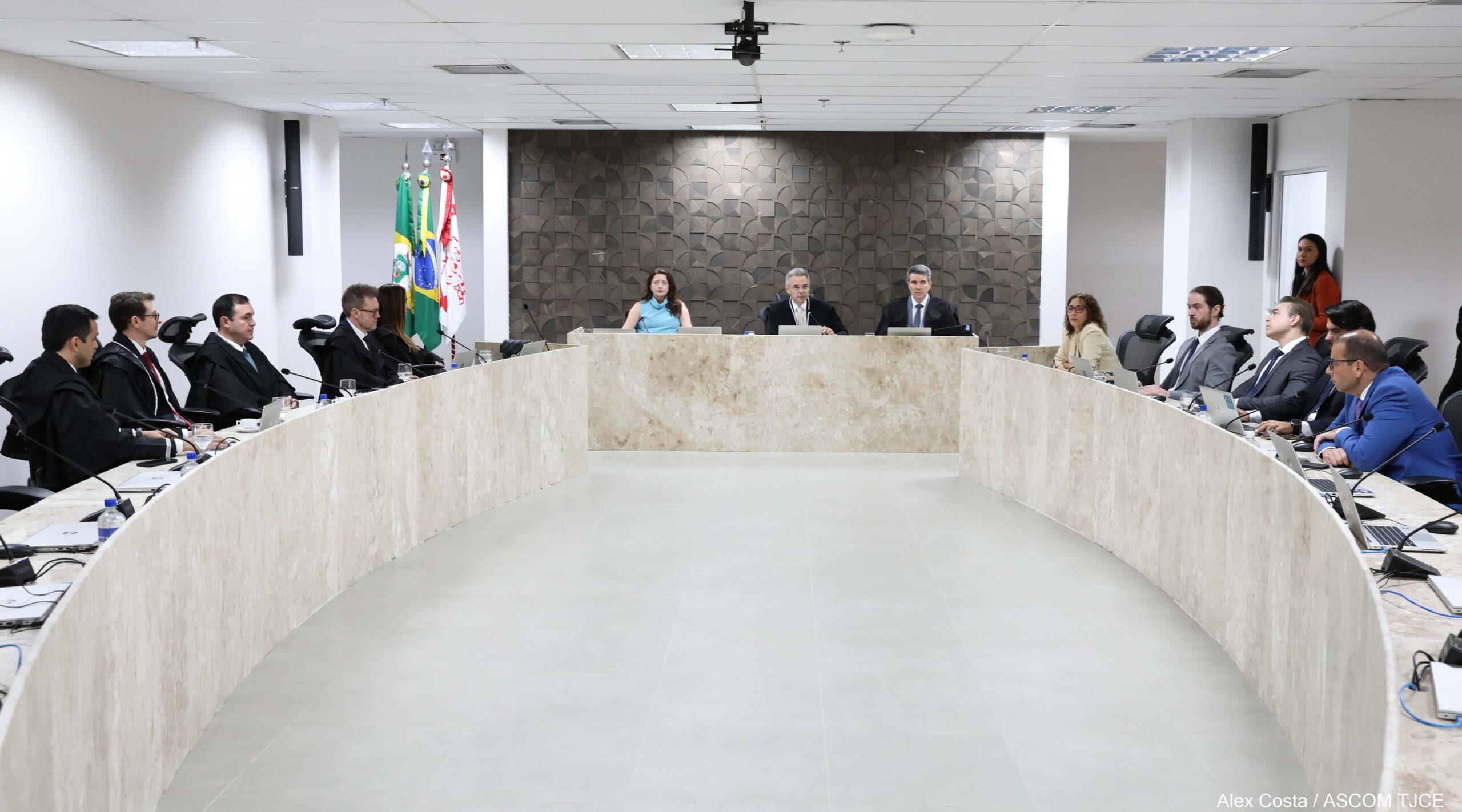 TJCE empossa cinco magistradas(os) por meio de permuta interestadual