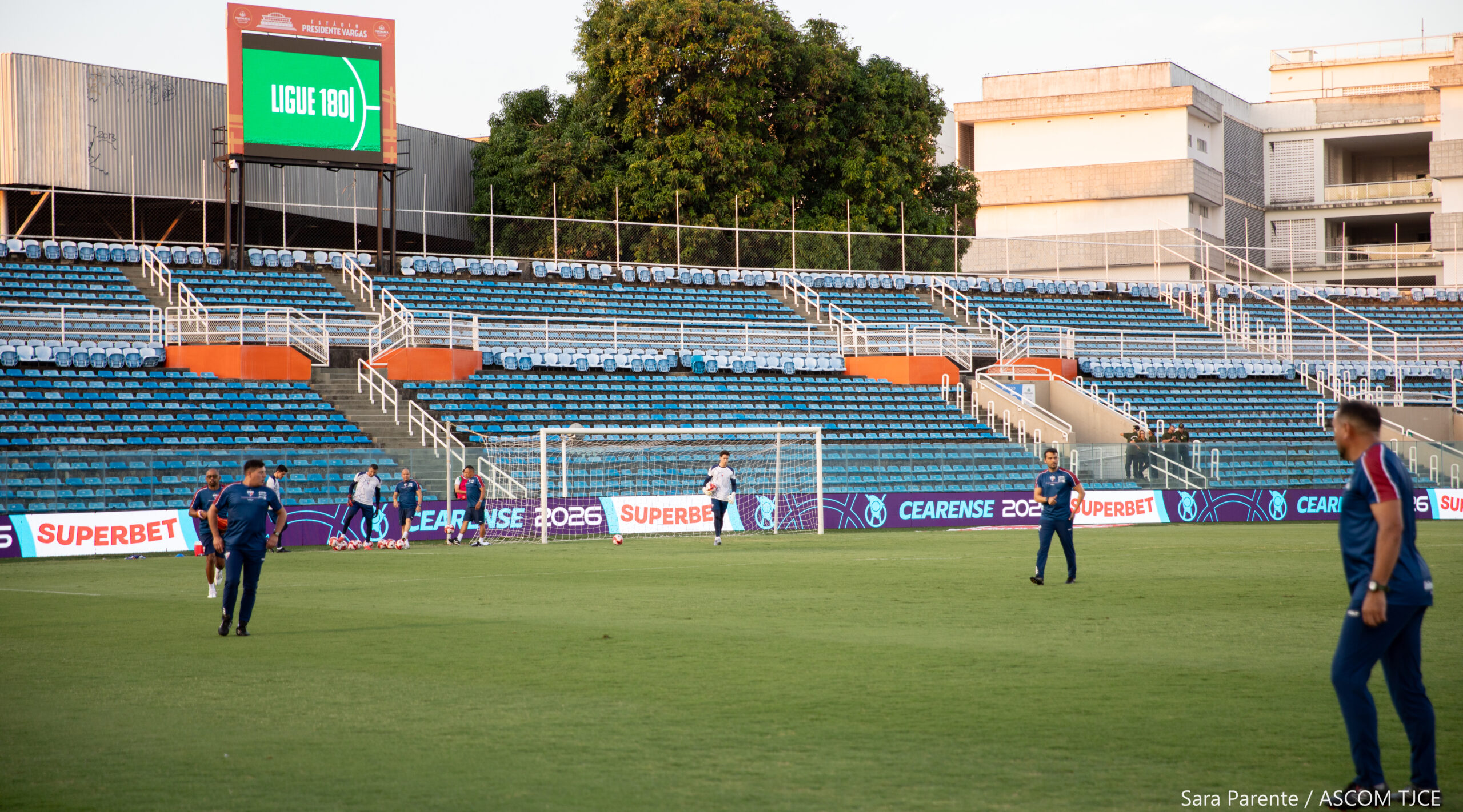 TJCE lança campanha “Respeito é um Gol de Placa” para combater violência contra a mulher no futebol cearense