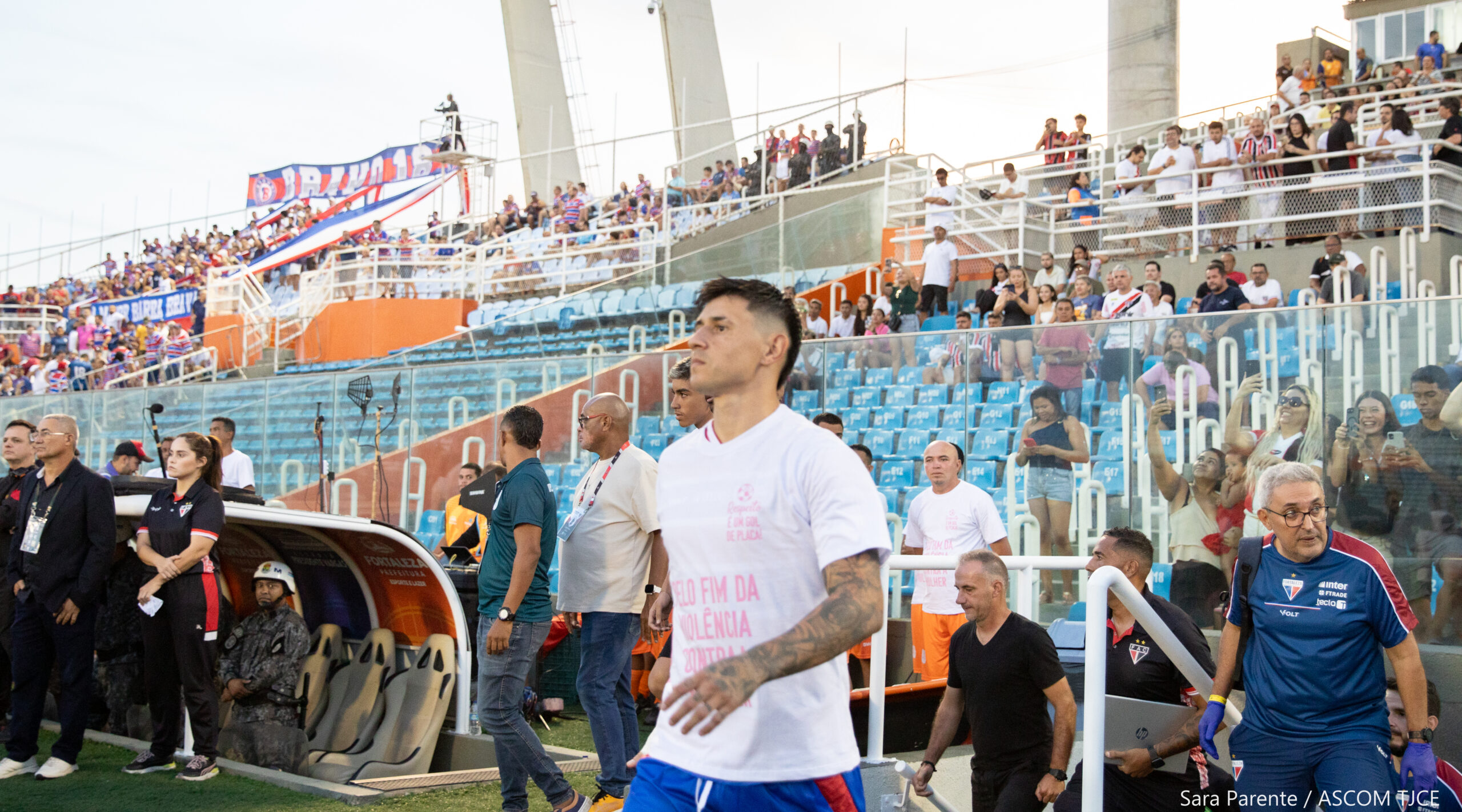 TJCE lança campanha “Respeito é um Gol de Placa” para combater violência contra a mulher no futebol cearense