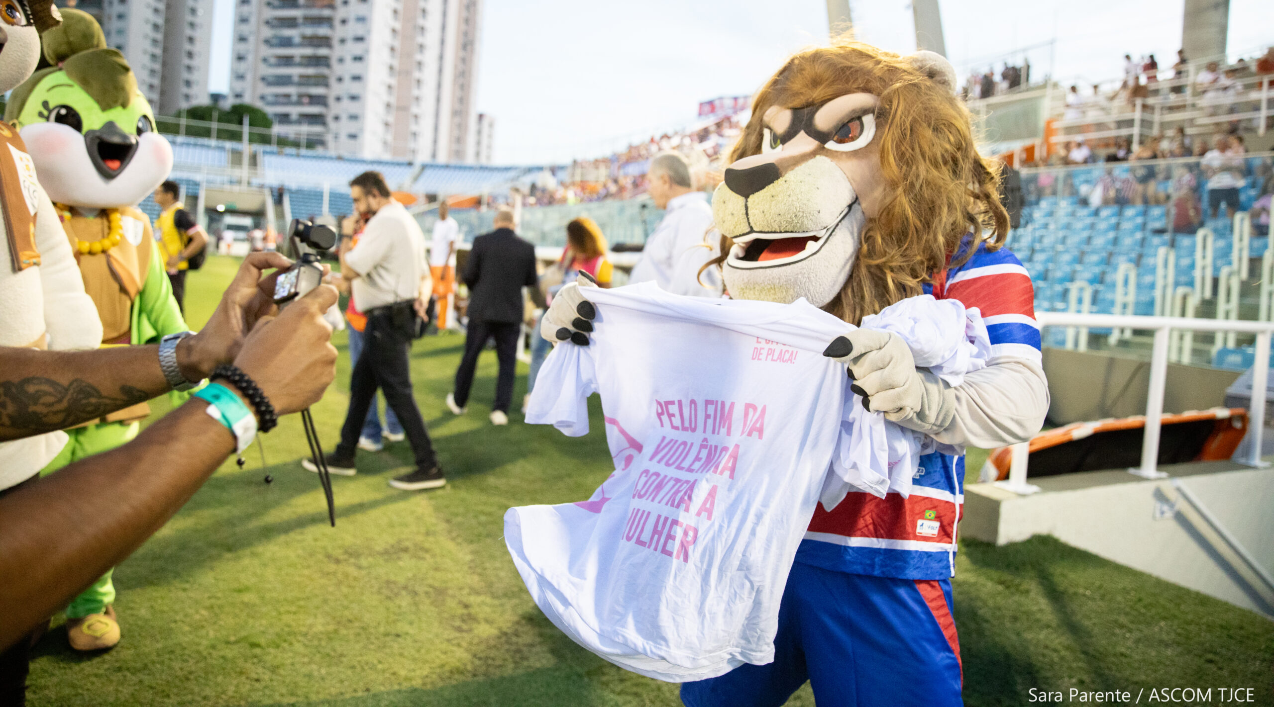 TJCE lança campanha “Respeito é um Gol de Placa” para combater violência contra a mulher no futebol cearense