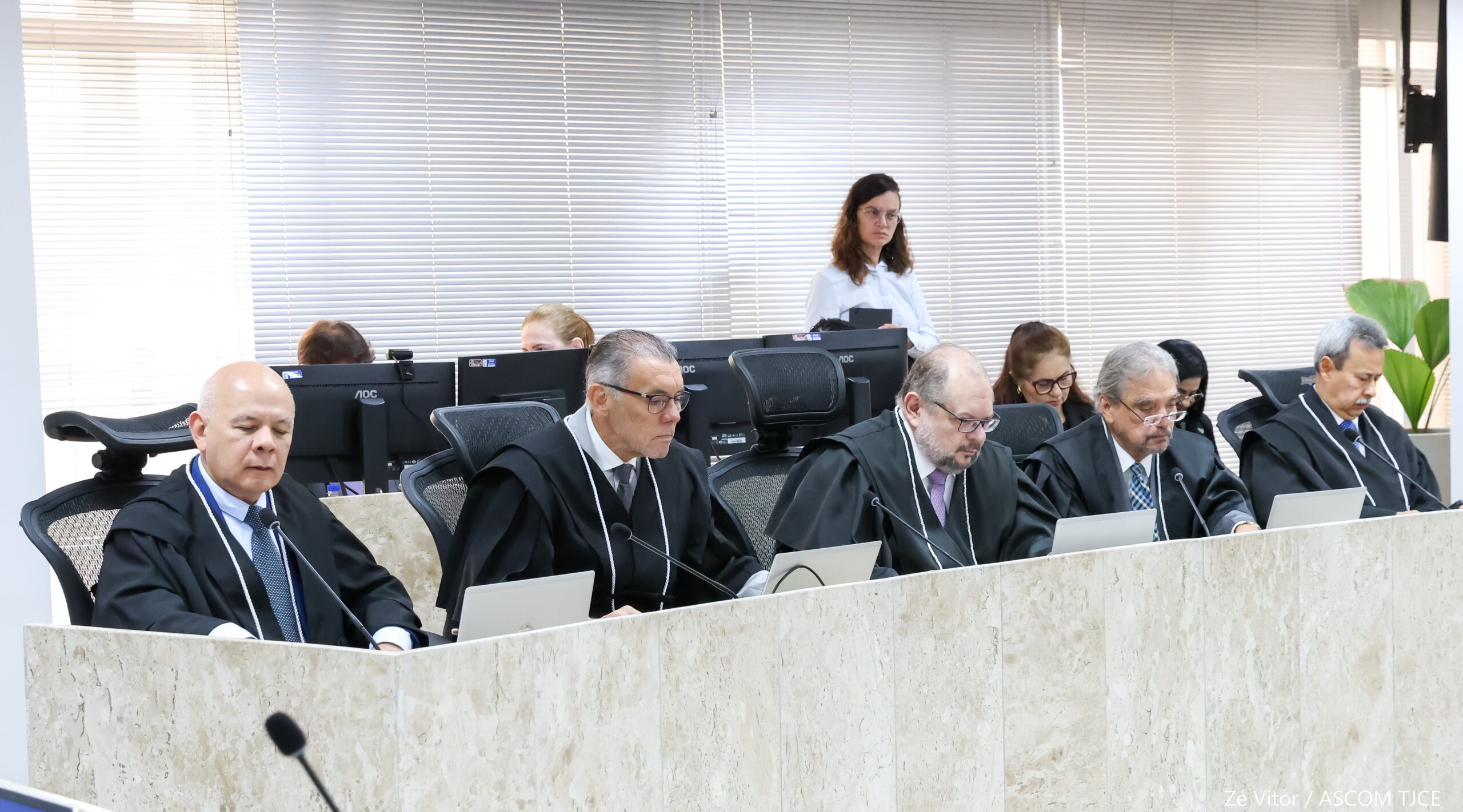 Pleno do TJCE elege e empossa nova desembargadora em sessão histórica