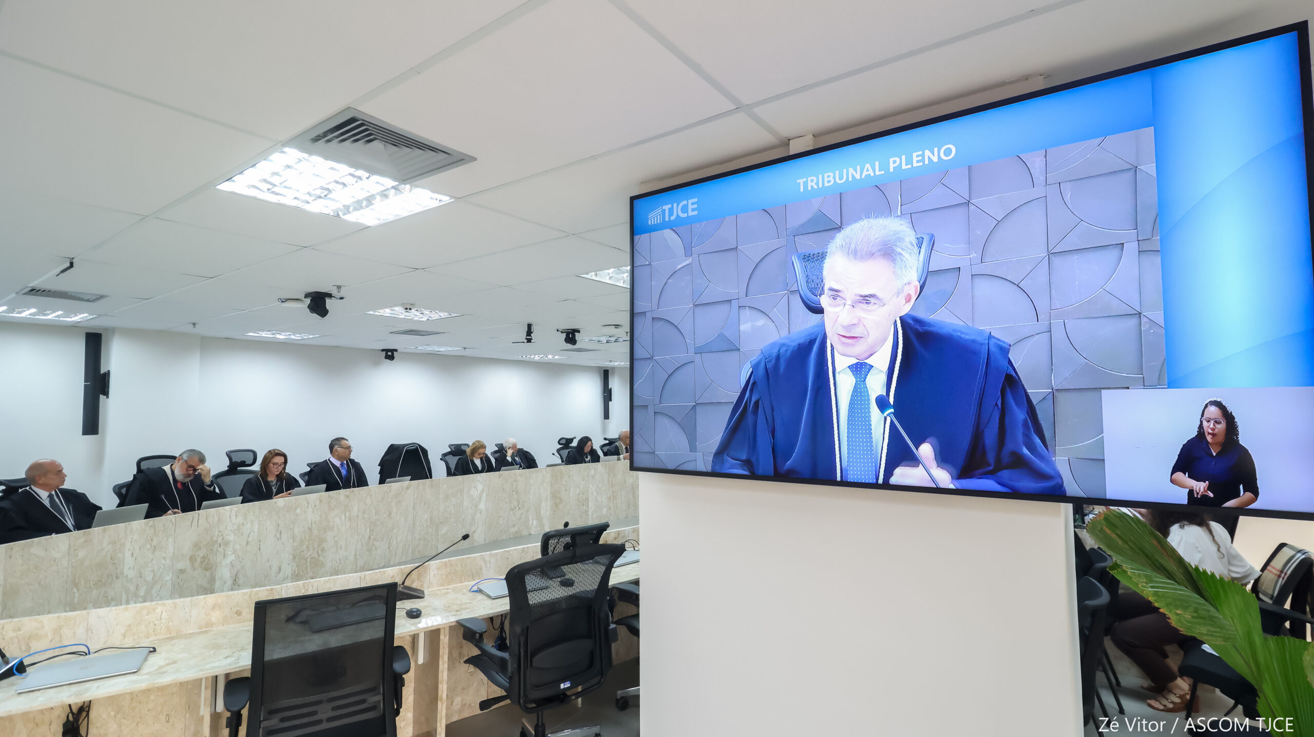 Pleno do TJCE elege e empossa nova desembargadora em sessão histórica