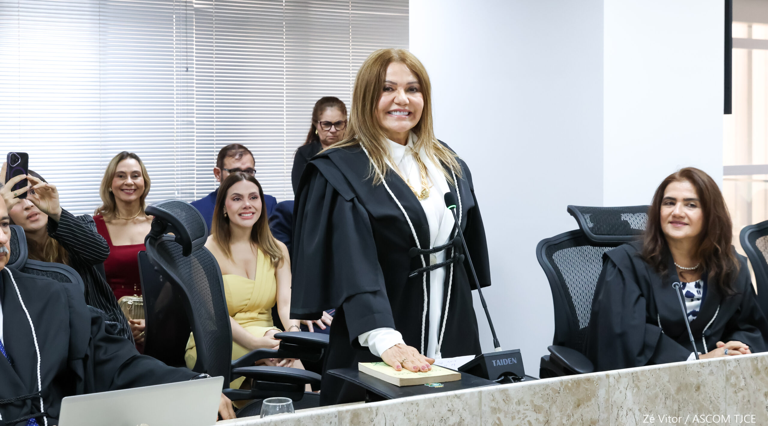 Pleno do TJCE elege e empossa nova desembargadora em sessão histórica