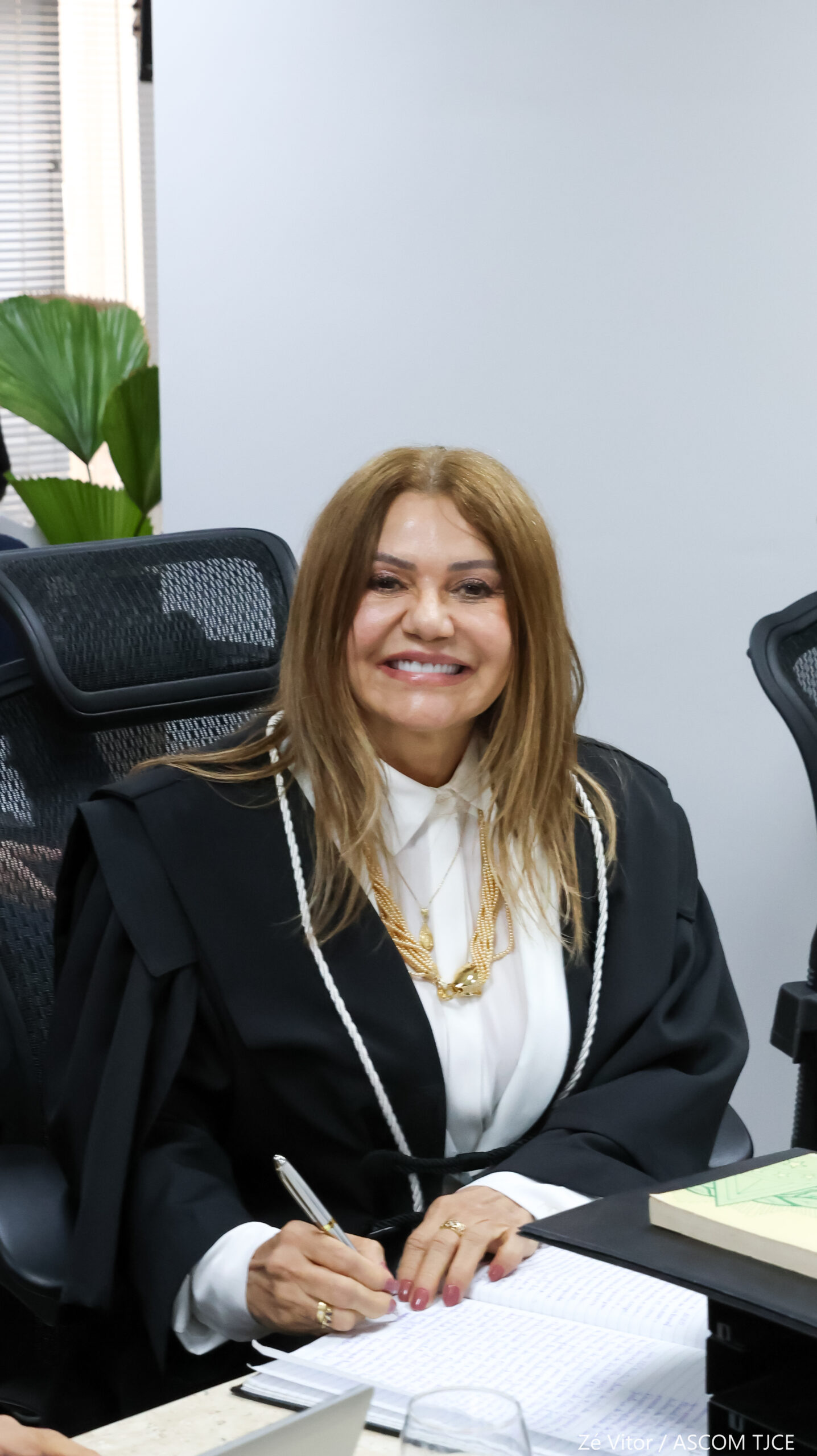 Pleno do TJCE elege e empossa nova desembargadora em sessão histórica